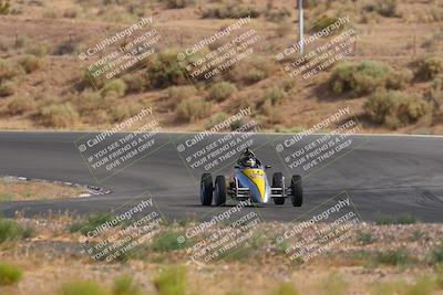 media/Jun-01-2025-CalClub SCCA (Sun) [[eae223c5dd]]/Group 3/Qualifying/